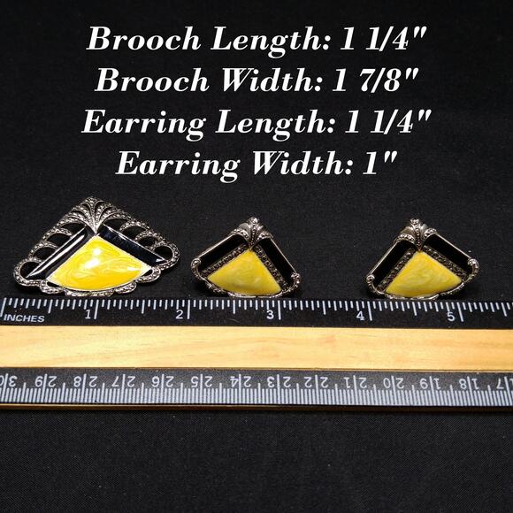 Vintage Avon Beige Enamel Fan Earrings Brooch Set, Post Earrings, Silver Tone - Picture 4 of 10